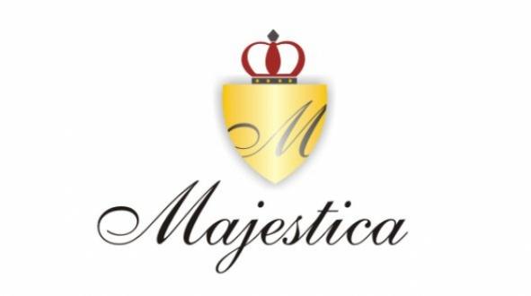 Majestica in het logo winkel 