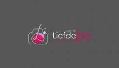 Logo # 226997 voor Ontwerp een vrouwelijk, modern en stijlvol logo voor een freelance fotograaf wedstrijd
