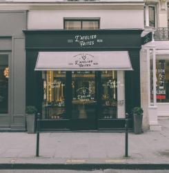 Logo & stationery # 901265 for A Belgian friterie is looking for visual identicals contest