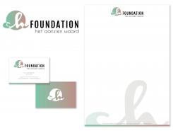 Logo & Huisstijl # 362604 voor Maak CH-Foundation 